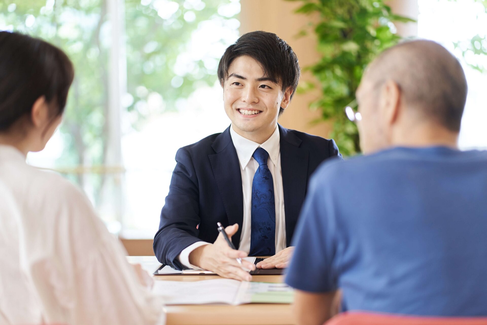 豊中市のリフォーム会社『ゆきプロ』リフォームお役立ちコラム「冬はぽかぽか、夏は涼しい！断熱リフォームで快適な暮らしを手に入れよう」2. 断熱リフォームの基礎知識