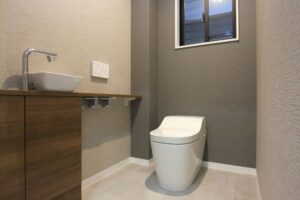 大阪府豊中市のリフォーム会社『ゆきプロ』リフォームお役立ちコラム：【最新版】トイレリフォームの費用相場｜タイプ別・設備別の見積り内訳と節約テク