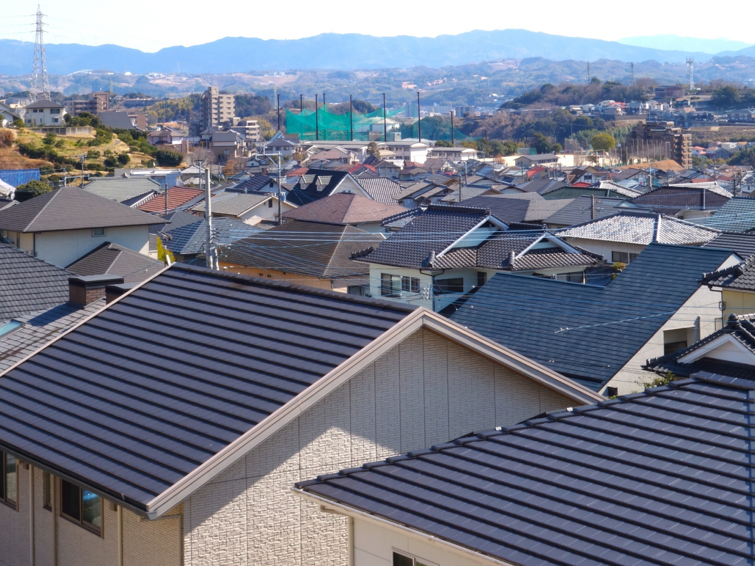 大阪府豊中市のリフォーム会社『ゆきプロ』リフォームお役立ちコラム「屋根リフォームの基礎知識:工事の種類と費用相場を解説」