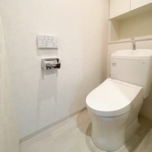 大阪府豊中市のリフォーム会社『ゆきプロ』の施工事例：1日で快適空間へ！TOTOピュアレストQRで叶えるマンションのトイレリフォーム