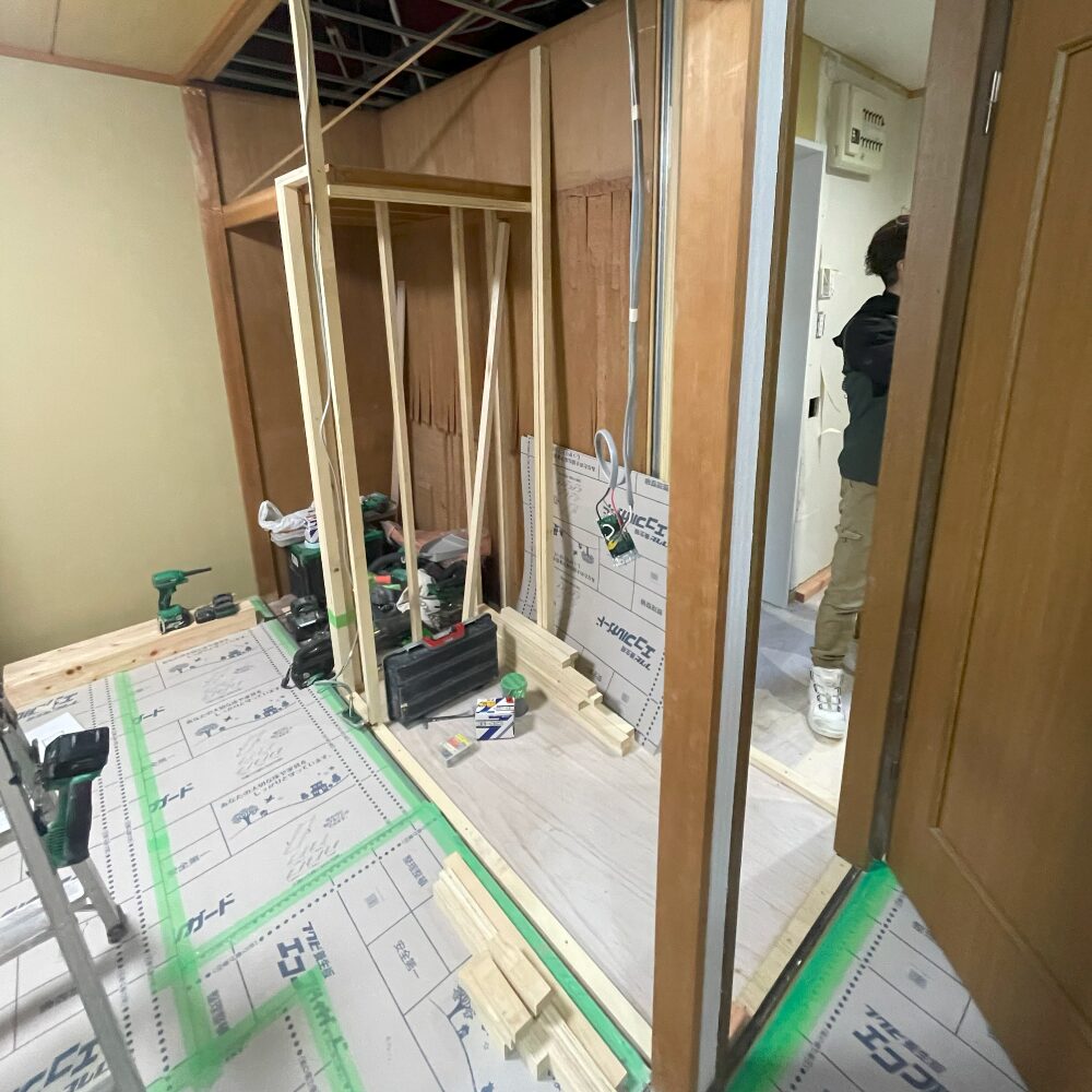 施工中:解体した和室押し入れ