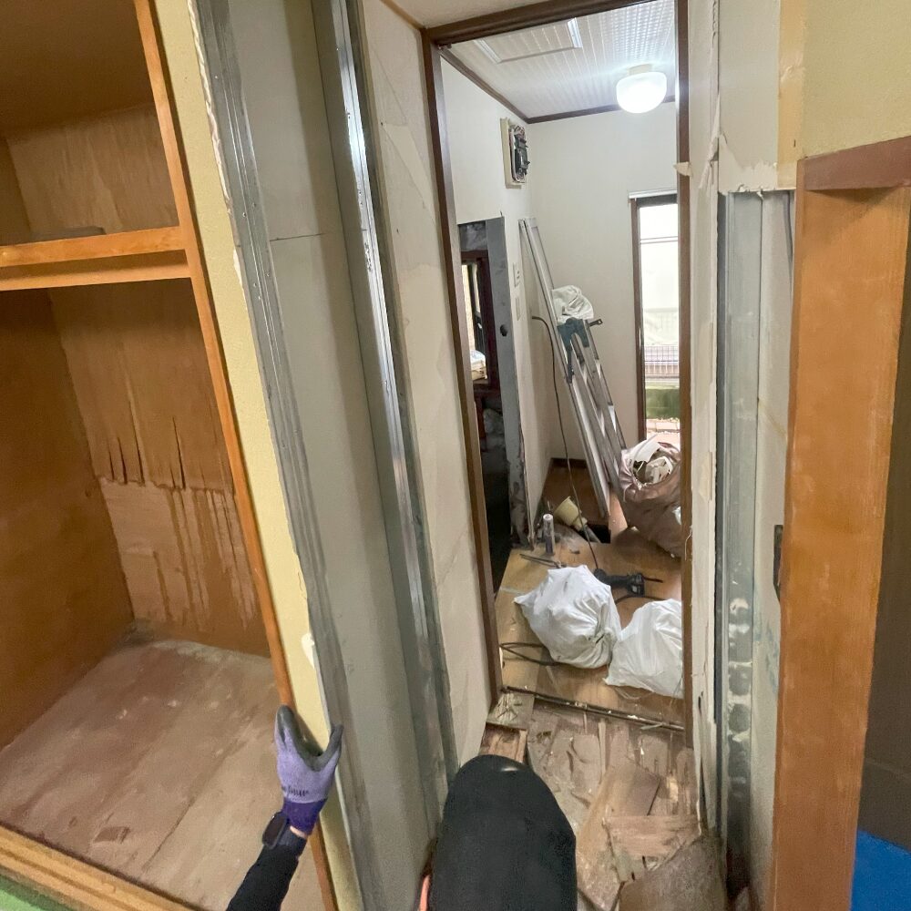 施工中の和室押し入れ