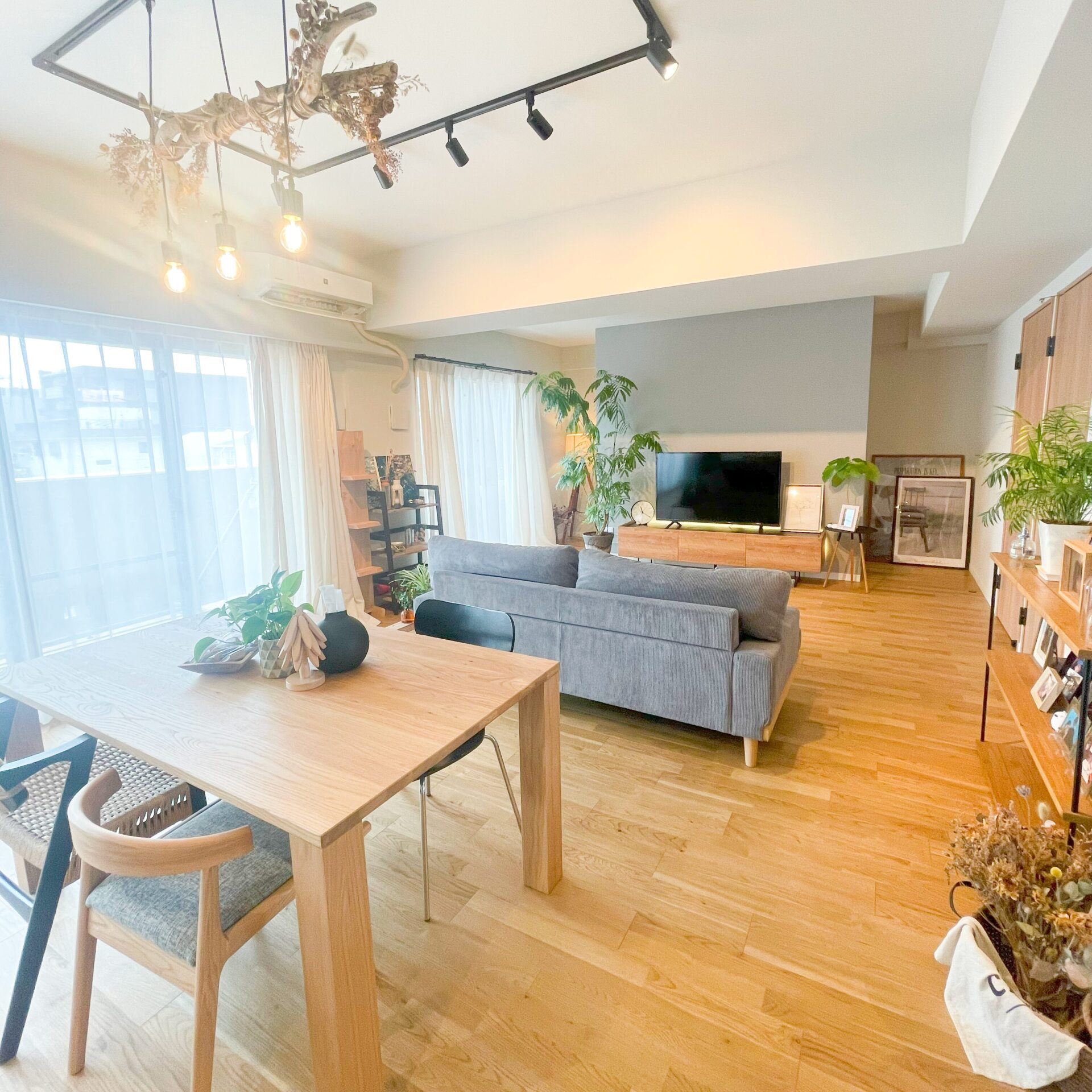 【茨木市 マンション】グレー×オークの調和。こだわりを詰め込んだ720万円フルリノベーション:大阪府豊中市のリフォーム会社『ゆきプロ』施工事例