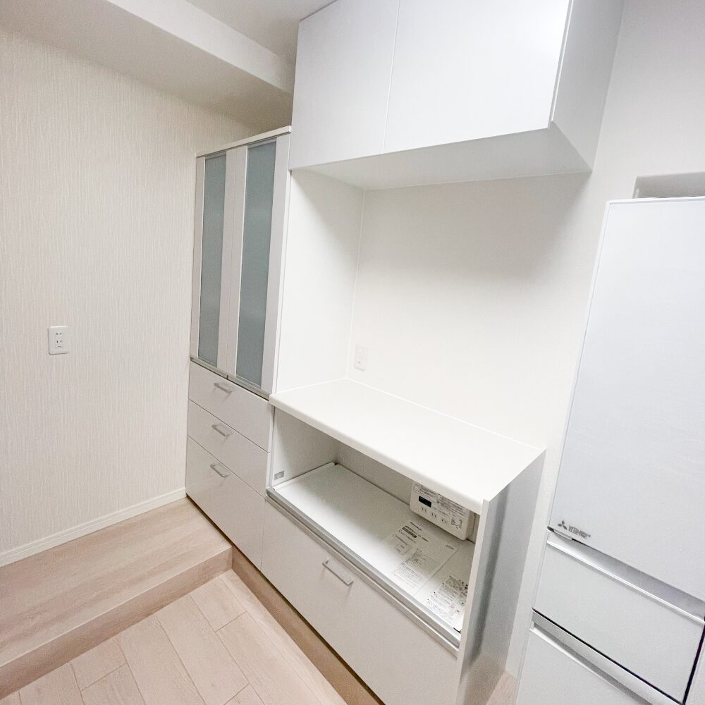 豊中市マンション|LIXILシエラのカップボード設置で収納力アップ!配管を避けた工夫施工:大阪府豊中市のリフォーム会社【ゆきプロ】施工事例