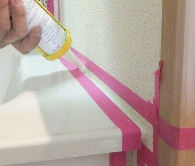 洗面台のコーキング施工