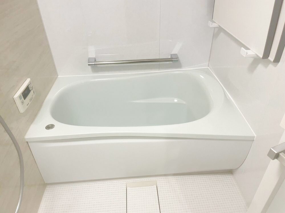 兵庫県伊丹市のリフォーム後のお風呂の浴槽:TOTO WY