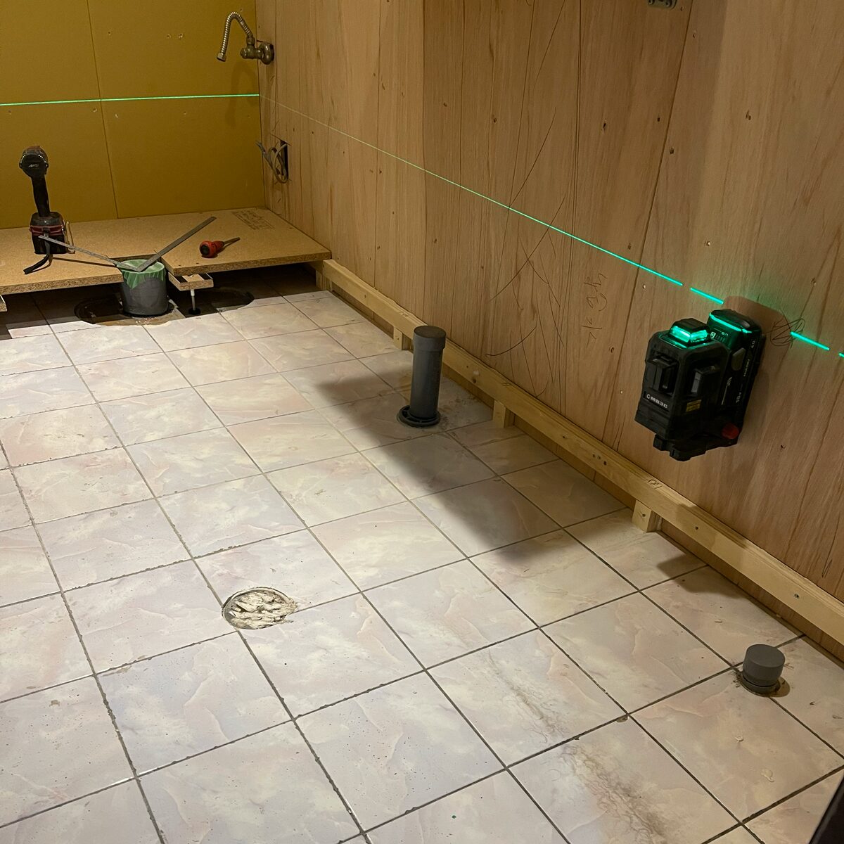 兵庫県尼崎市のカフェのトイレリフォーム:施工中の様子