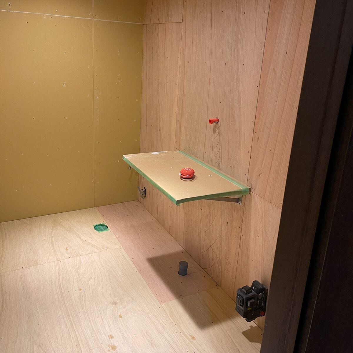 兵庫県尼崎市のカフェのトイレリフォーム:施工中の様子