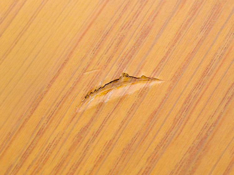 フローリングの傷