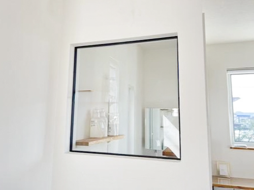 室内窓：透明ガラス