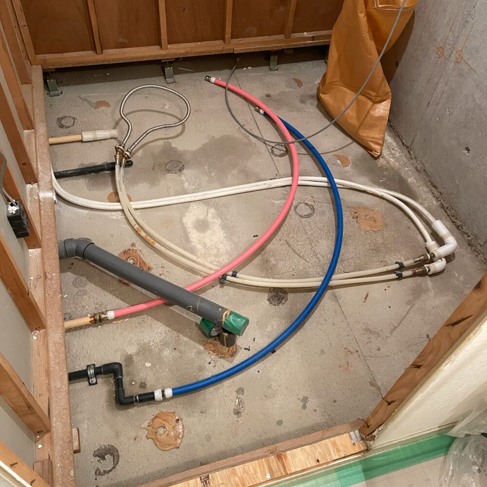 兵庫県芦屋市のお風呂リフォーム解体時の様子。