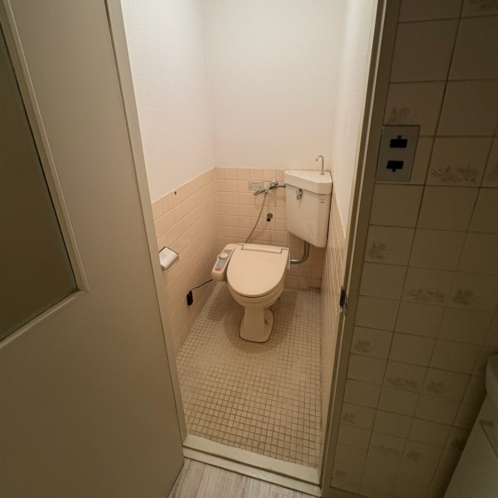 豊中市のマンションリフォーム:トイレのビフォー画像