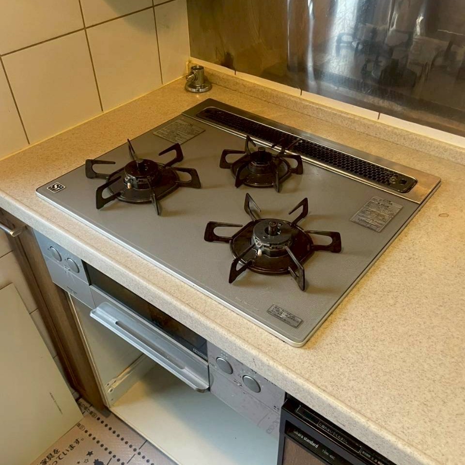 大阪府豊中市のマンションキッチンのガスコンロ交換前