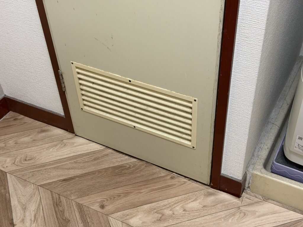 トイレのドアの空気口